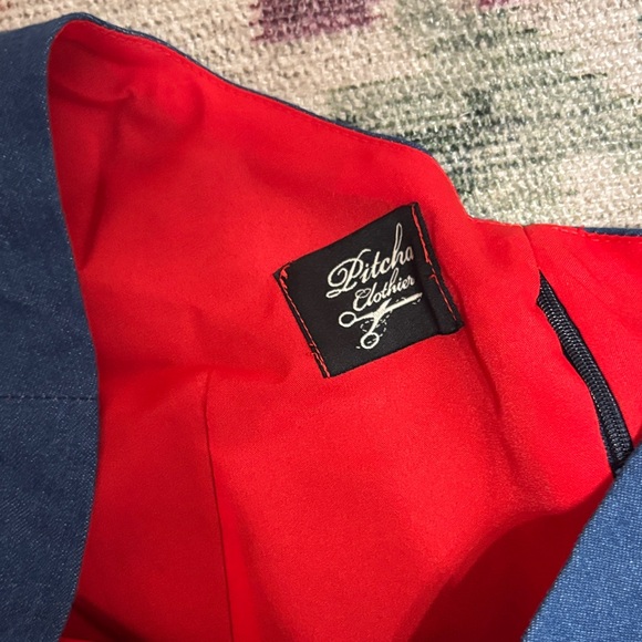 Elegant Blue One-Shoulder Crop Top with train - Picture 3 of 3